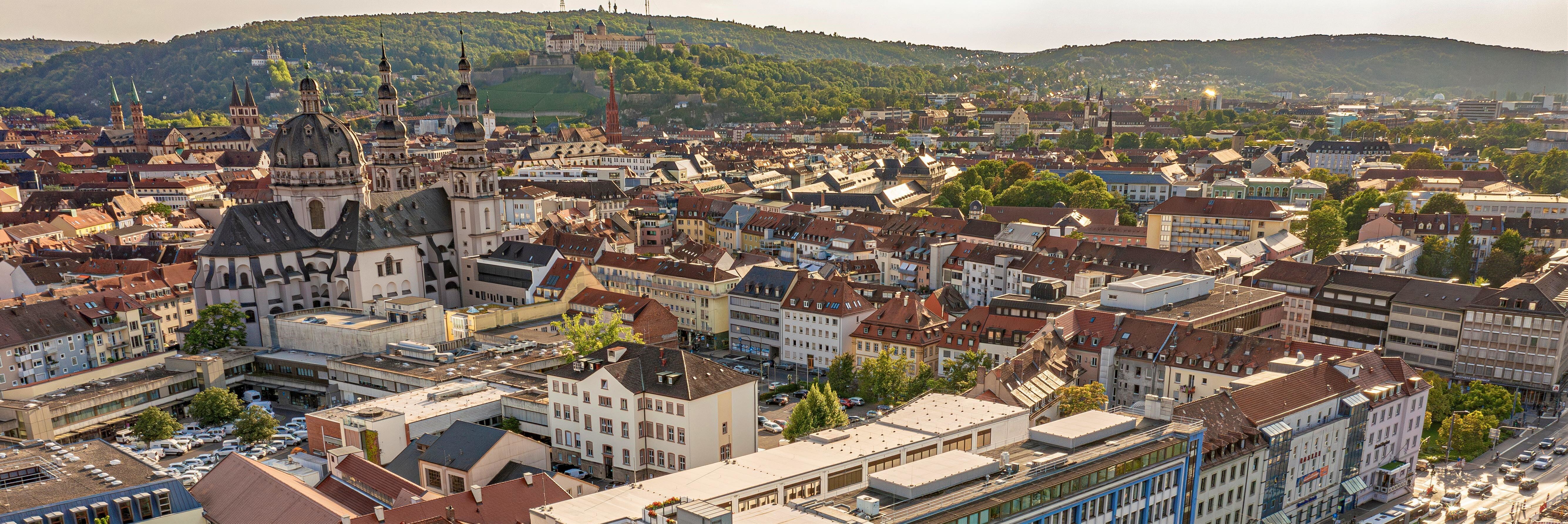 DE_Haugerring6_von-links_-_obere_Haelfte